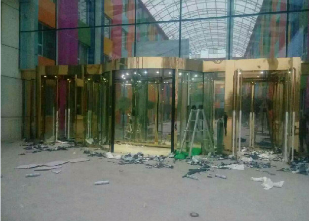 钛金两翼自动旋转门